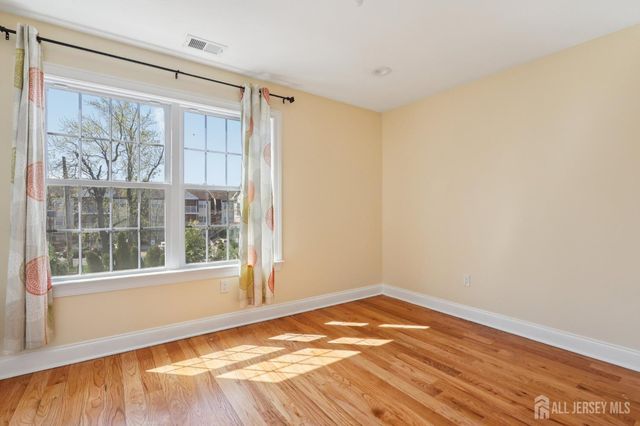 32 Cinder Road 3, Edison, NJ 08820