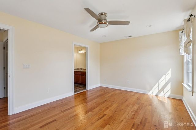 32 Cinder Road 3, Edison, NJ 08820