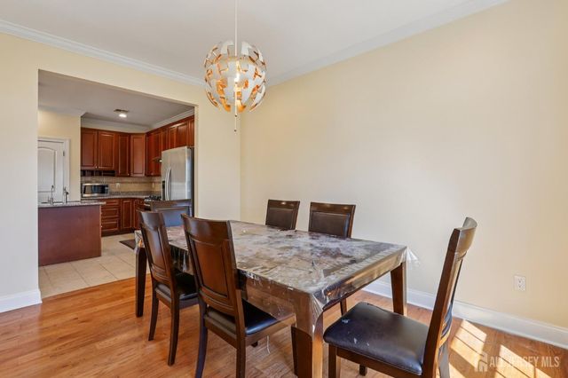 32 Cinder Road 3, Edison, NJ 08820