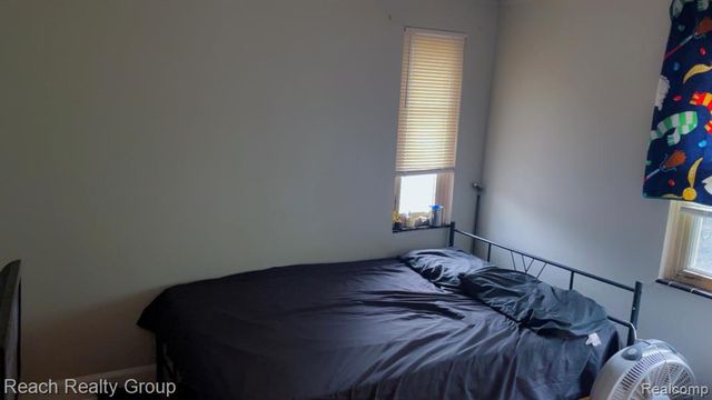 16346 Ellsworth Street, Detroit, MI 48227