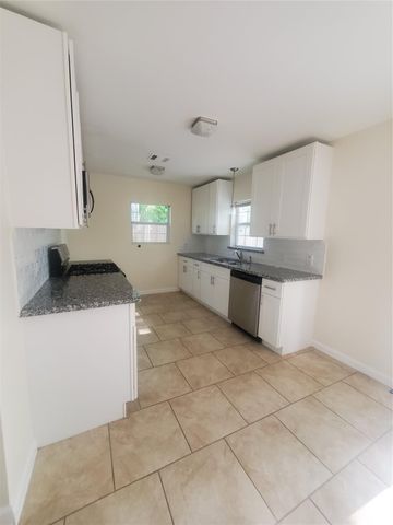 2914 Staples Street, Houston, TX 77026