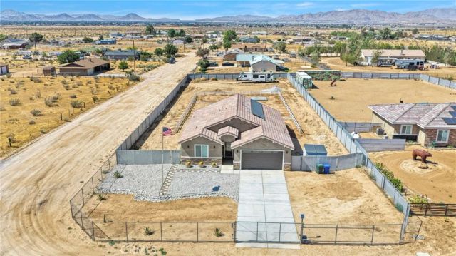 22620 Laurel, Apple Valley, CA 92308