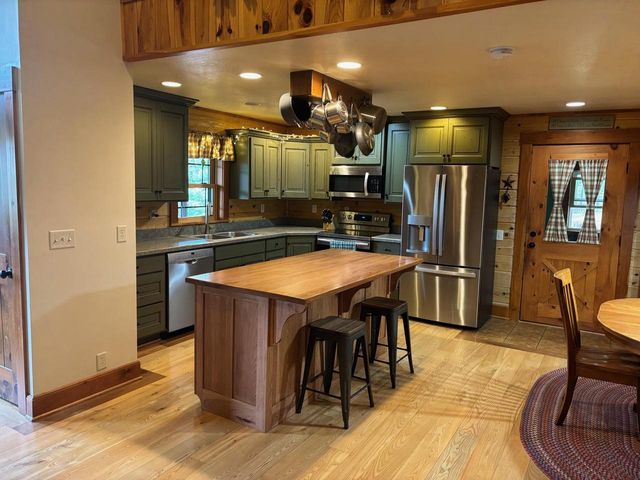 N8962 State Road 162, Mindoro, WI 54644