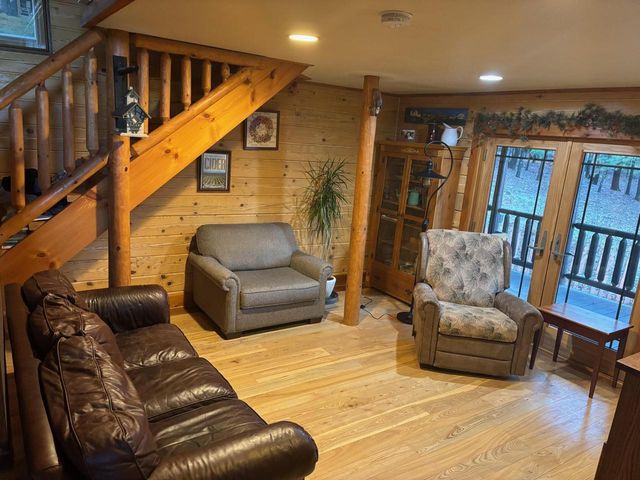 N8962 State Road 162, Mindoro, WI 54644