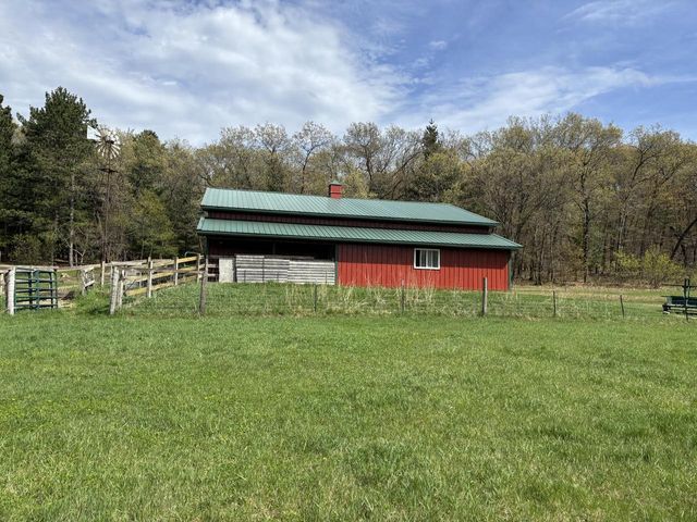 N8962 State Road 162, Mindoro, WI 54644