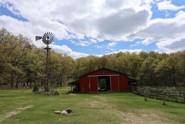 N8962 State Road 162, Mindoro, WI 54644