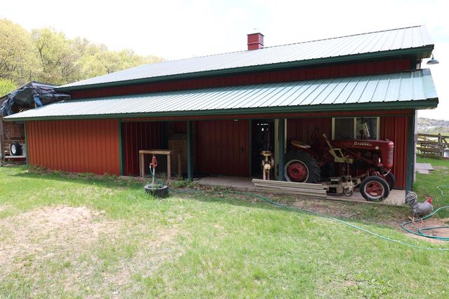 N8962 State Road 162, Mindoro, WI 54644