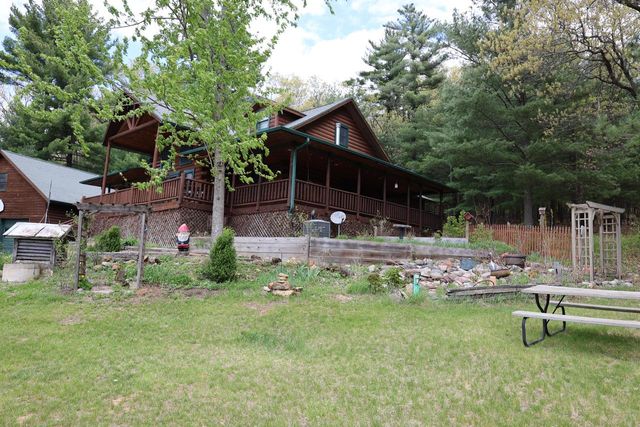 N8962 State Road 162, Mindoro, WI 54644