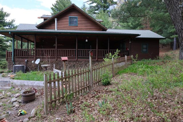 N8962 State Road 162, Mindoro, WI 54644