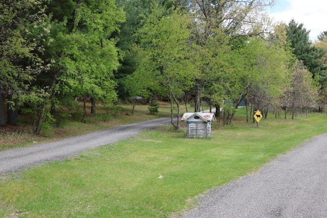 N8962 State Road 162, Mindoro, WI 54644