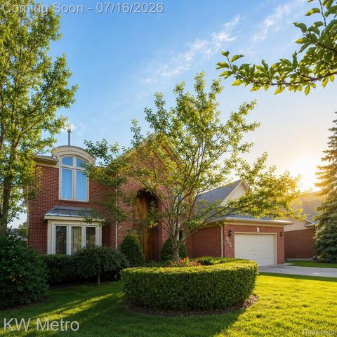 1176 CADMUS Drive, Troy, MI 48085