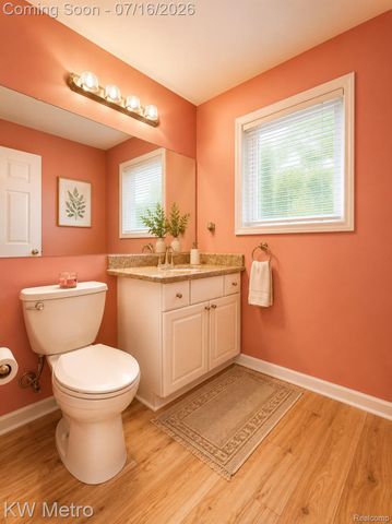 1176 CADMUS Drive, Troy, MI 48085