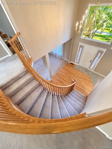 1176 CADMUS Drive, Troy, MI 48085