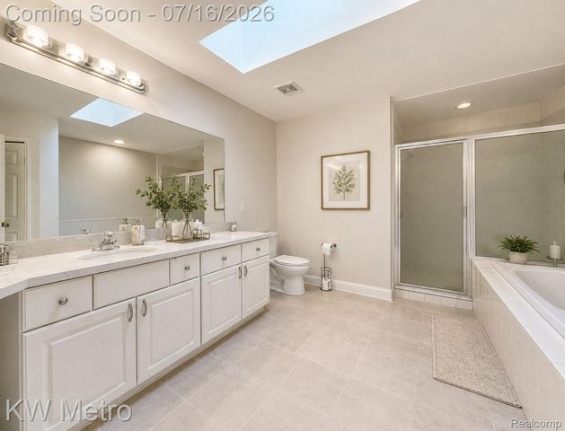 1176 CADMUS Drive, Troy, MI 48085
