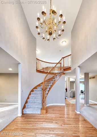 1176 CADMUS Drive, Troy, MI 48085