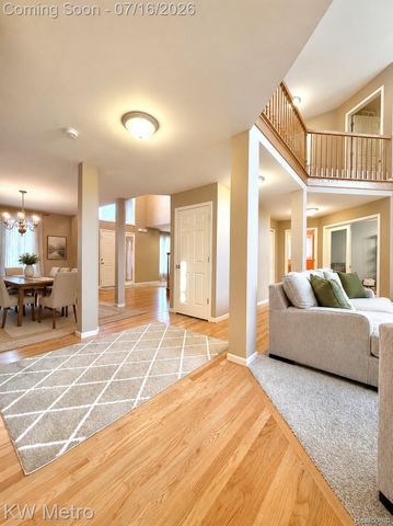 1176 CADMUS Drive, Troy, MI 48085