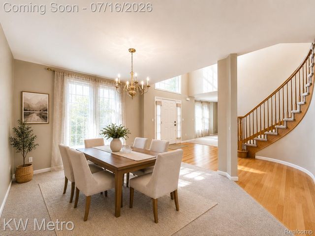 1176 CADMUS Drive, Troy, MI 48085