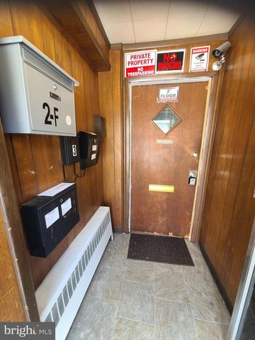 228 LONG LN, Upper Darby, PA 19082