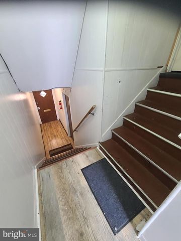 228 LONG LN, Upper Darby, PA 19082