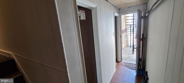 228 LONG LN, Upper Darby, PA 19082