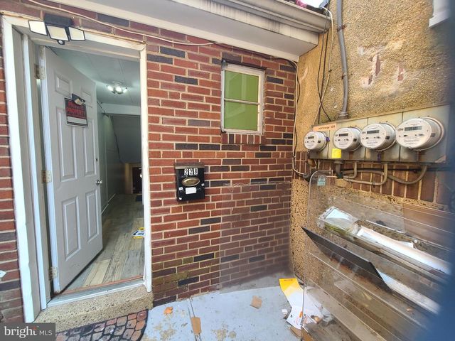 228 LONG LN, Upper Darby, PA 19082