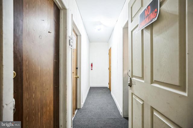 228 LONG LN, Upper Darby, PA 19082