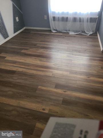 228 LONG LN, Upper Darby, PA 19082