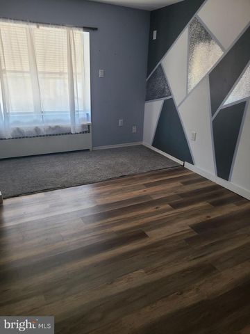 228 LONG LN, Upper Darby, PA 19082