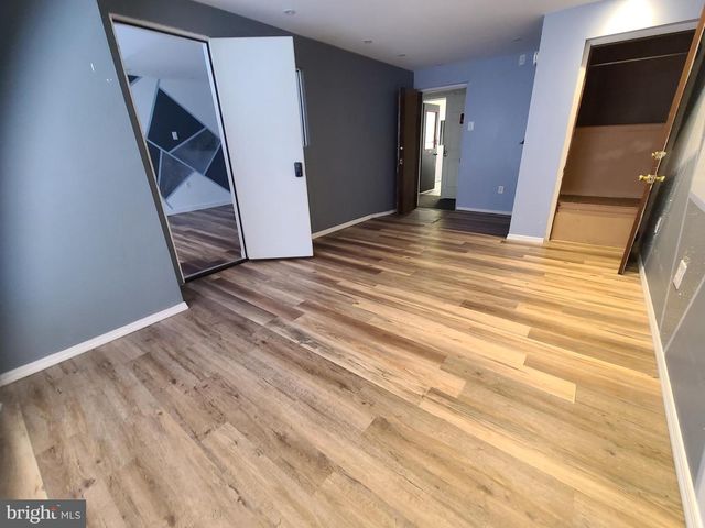 228 LONG LN, Upper Darby, PA 19082