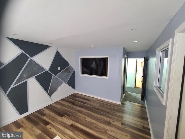 228 LONG LN, Upper Darby, PA 19082