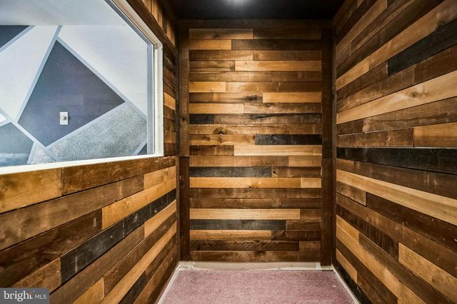 228 LONG LN, Upper Darby, PA 19082