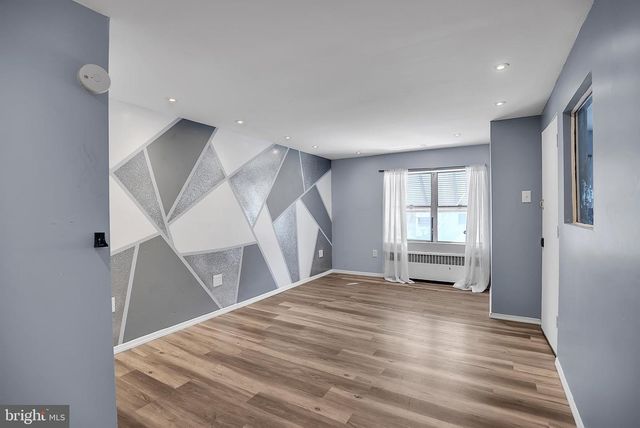 228 LONG LN, Upper Darby, PA 19082