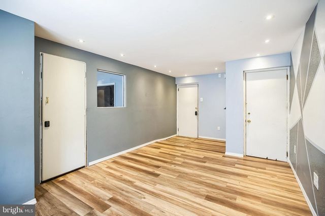 228 LONG LN, Upper Darby, PA 19082