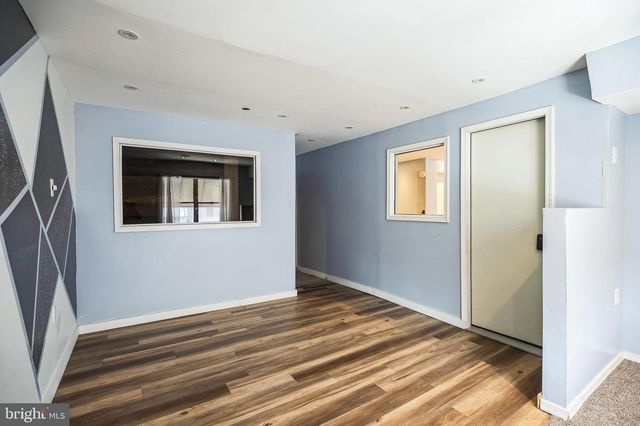 228 LONG LN, Upper Darby, PA 19082