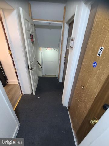 228 LONG LN, Upper Darby, PA 19082