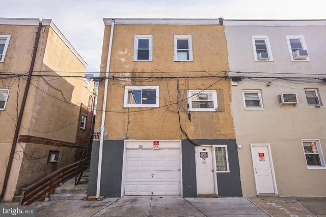 228 LONG LN, Upper Darby, PA 19082