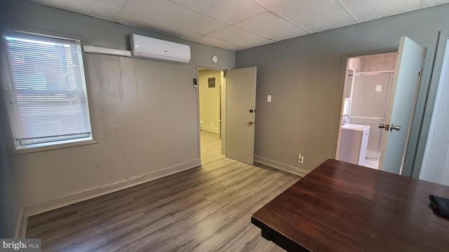 228 LONG LN, Upper Darby, PA 19082