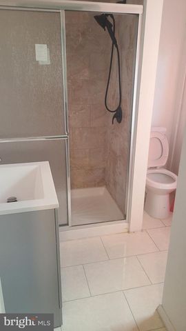 228 LONG LN, Upper Darby, PA 19082