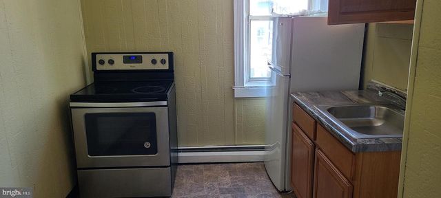 228 LONG LN, Upper Darby, PA 19082