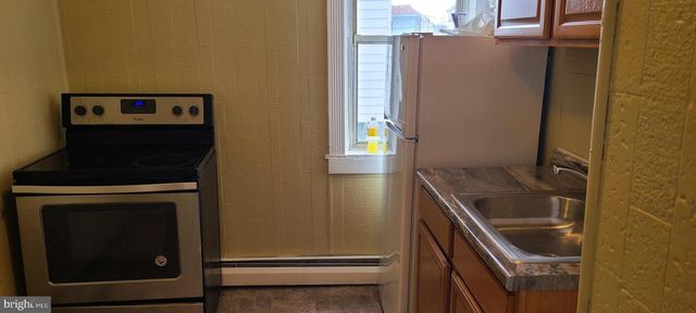 228 LONG LN, Upper Darby, PA 19082