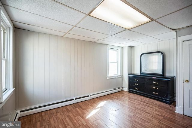 228 LONG LN, Upper Darby, PA 19082