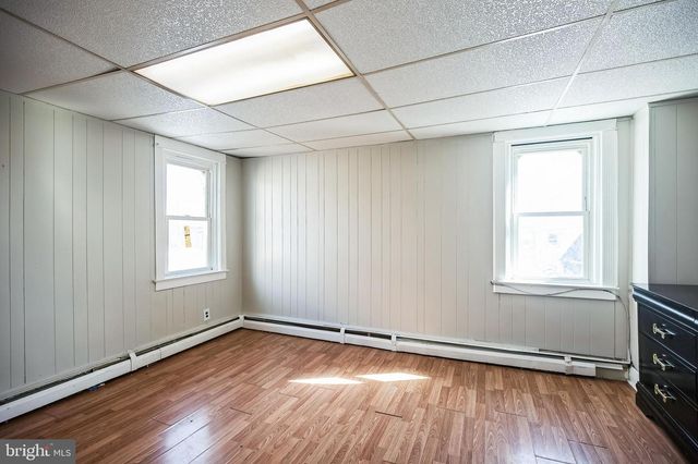 228 LONG LN, Upper Darby, PA 19082