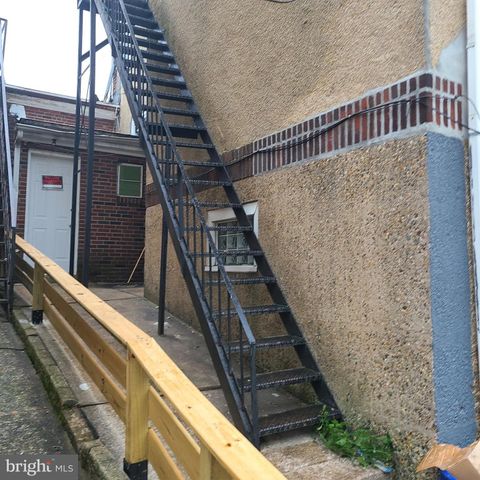 228 LONG LN, Upper Darby, PA 19082