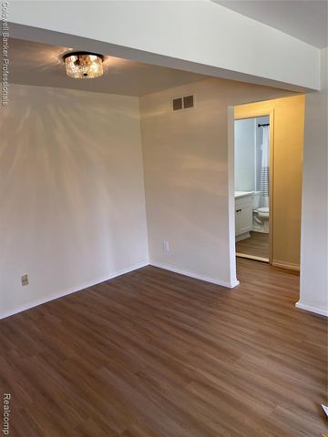 510 Montrose Avenue 4, Royal Oak, MI 48073