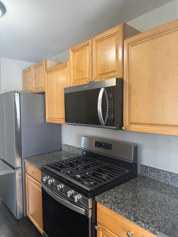 1919 Prairie Square 112, Schaumburg, IL 60173