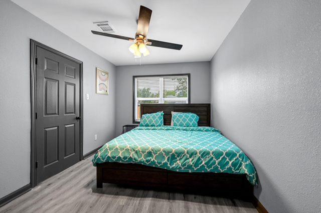 4406 Edison Street, Houston, TX 77009