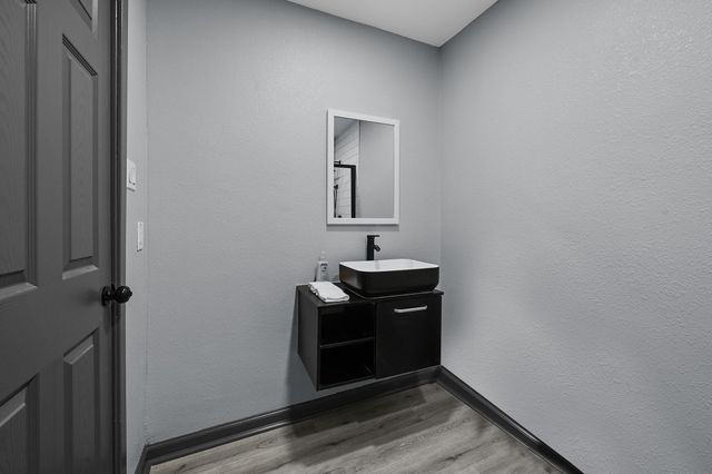 4406 Edison Street, Houston, TX 77009