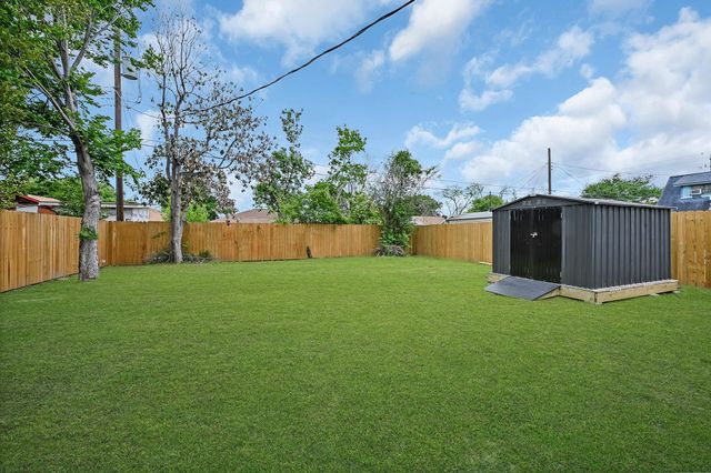 4406 Edison Street, Houston, TX 77009