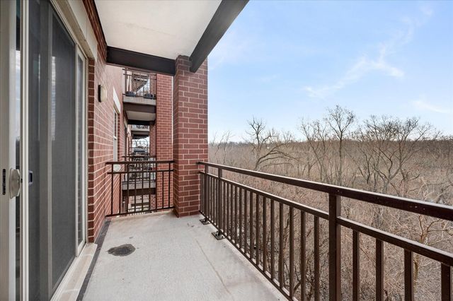 1700 Riverwoods Drive 403, Melrose Park, IL 60160
