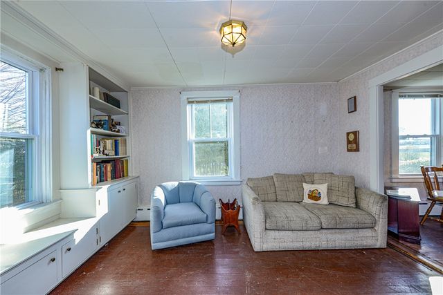 318 Mitchell's Lane, Middletown, RI 02871